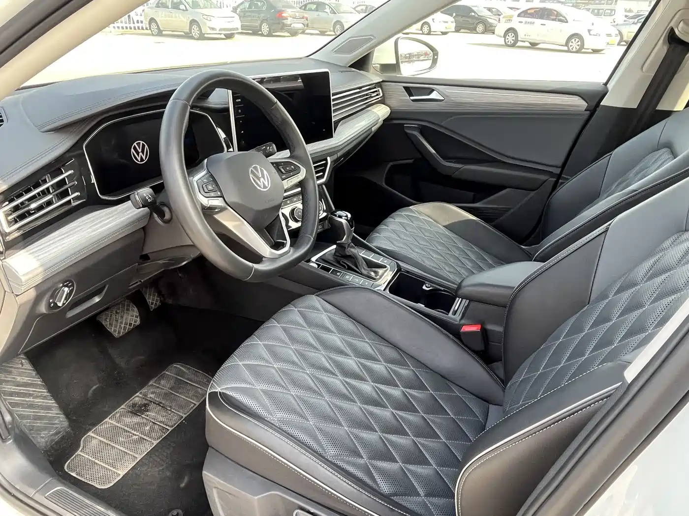 Volkswagen Sagitar 2023 300TSI DSG Surpassing Edition фото 27