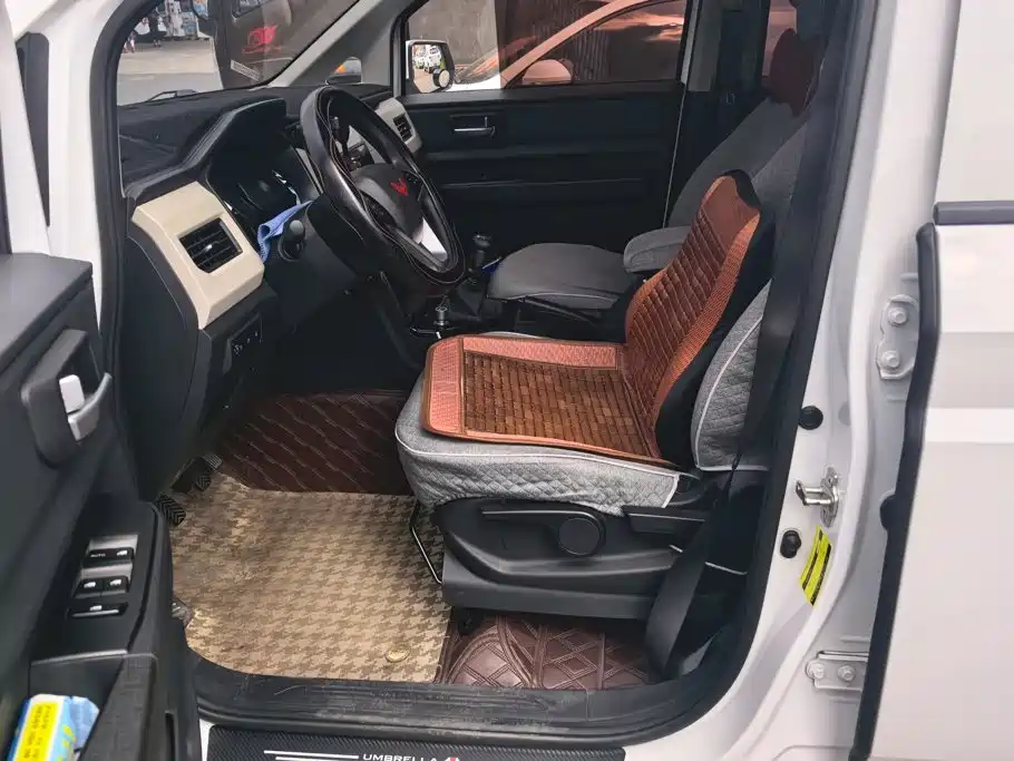 Wuling Motors Wuling Hongguang PLUS 2023 2020 1.5L Manual Comfort 7-seater