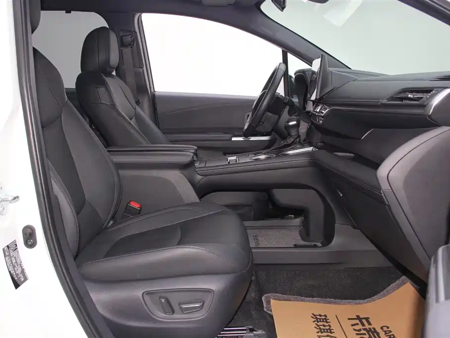 Toyota Sienna 2023 2.5L Hybrid Premium Edition фото 25