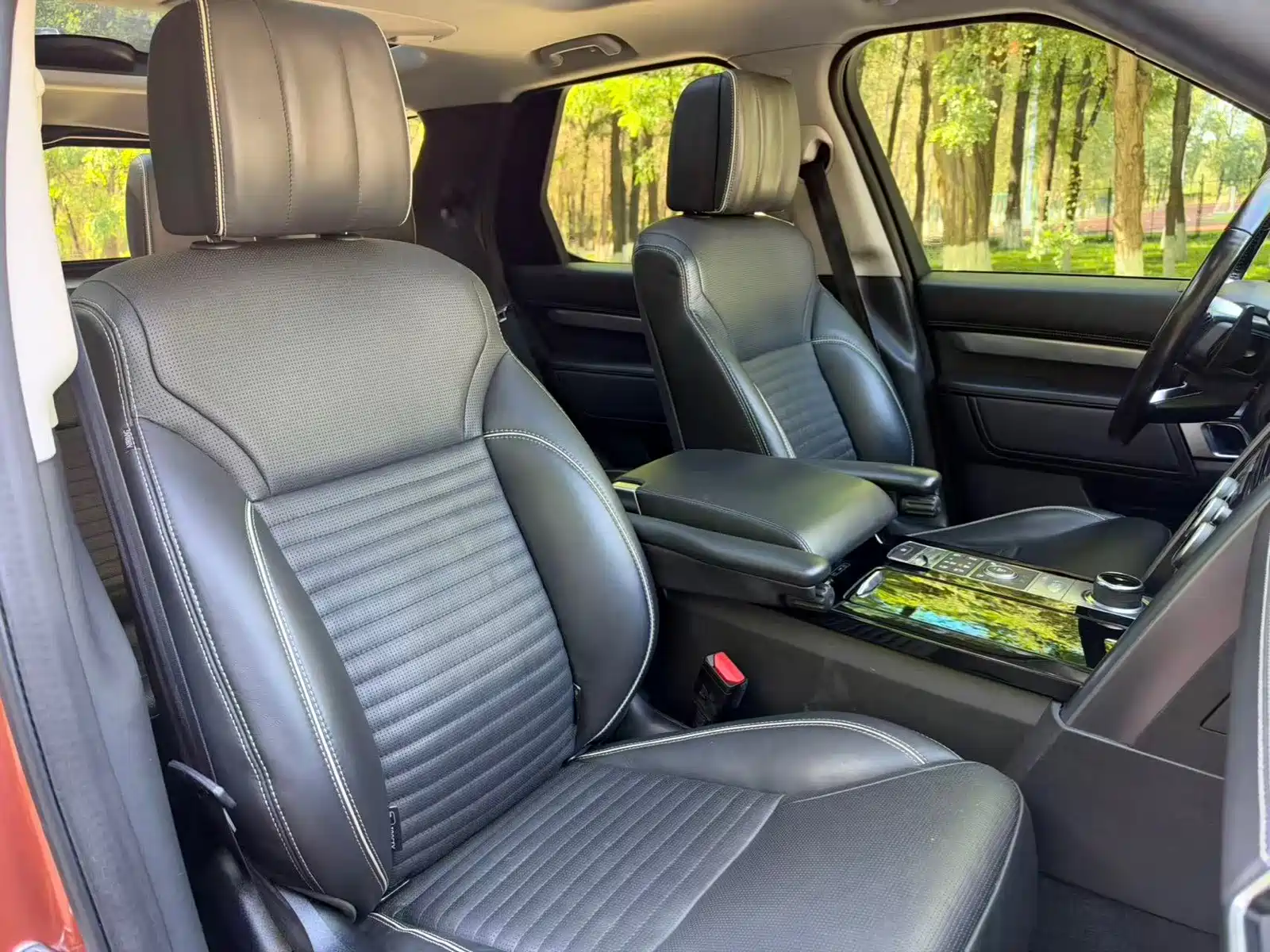 صورة 13 - Land Rover Discovery