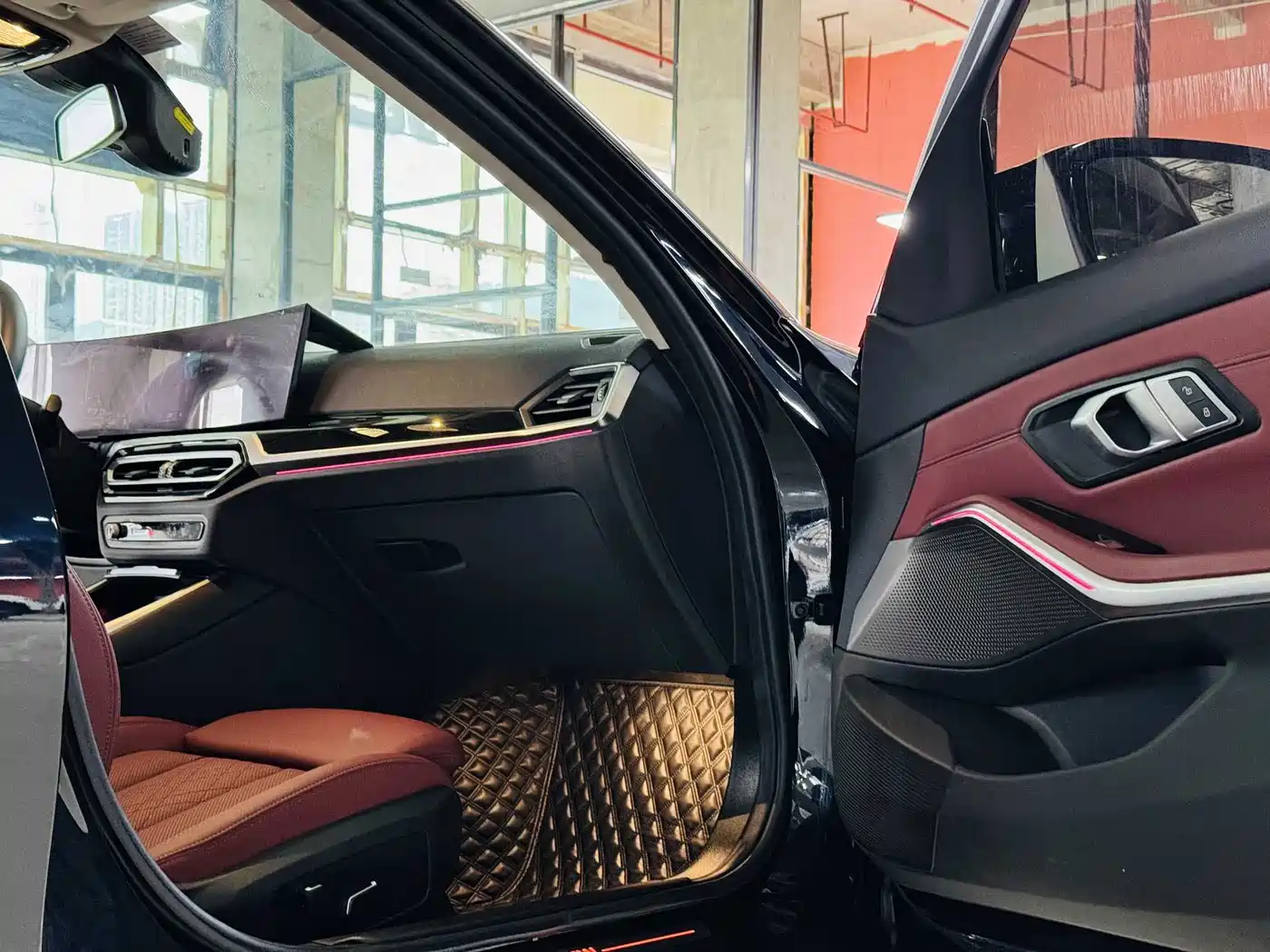 BMW i3 2023 eDrive 40 L Shadow Night Sport Package фото 6