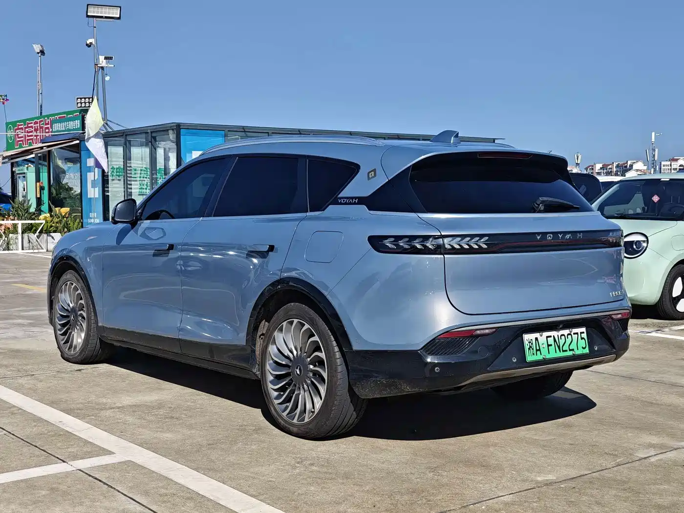 Voyah Free 2022 2021 AWD Standard Range Extender Exclusive Luxury Package
