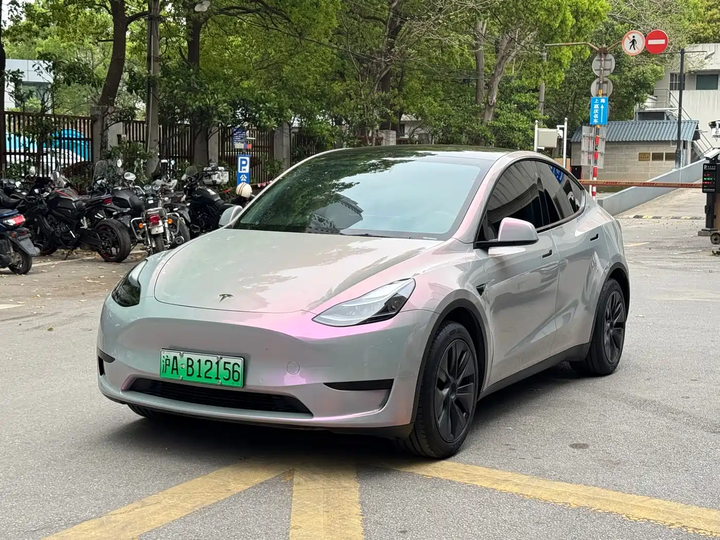 TESLA MODEL Y