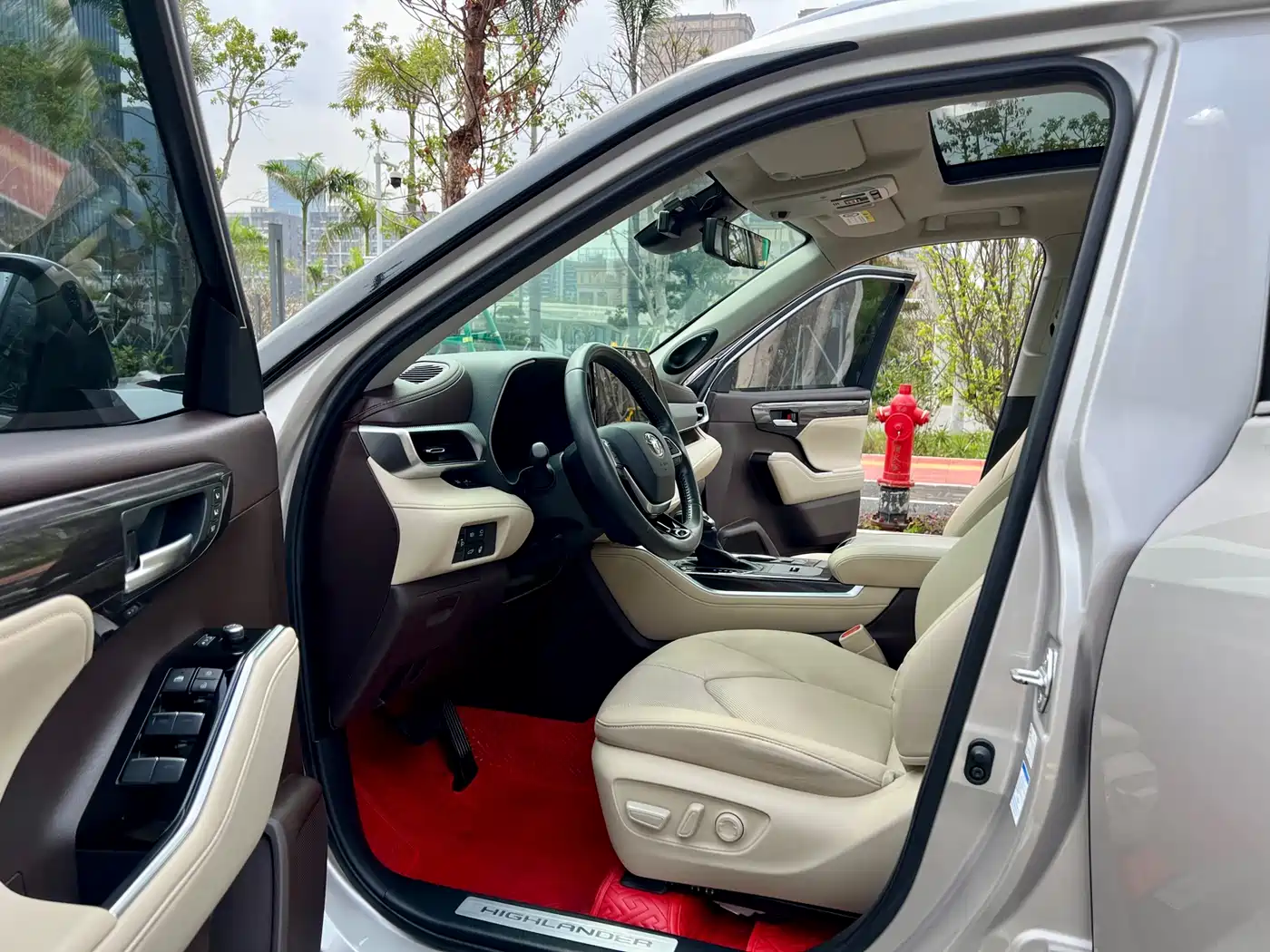 Toyota Highlander 2022 Dual Engine 2.5L 4WD Supreme Edition 7-Seater фото 7
