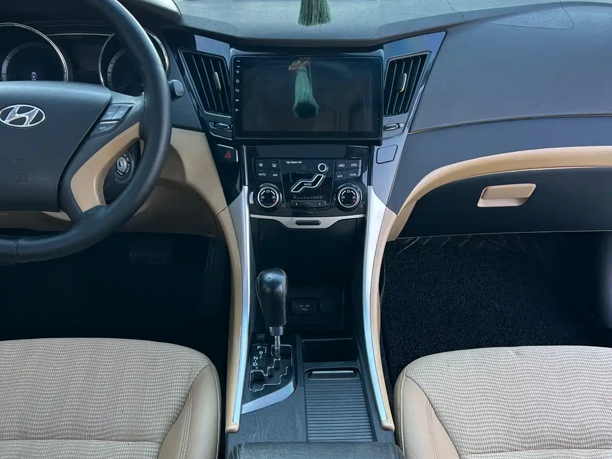 صورة 8 - Hyundai Sonata