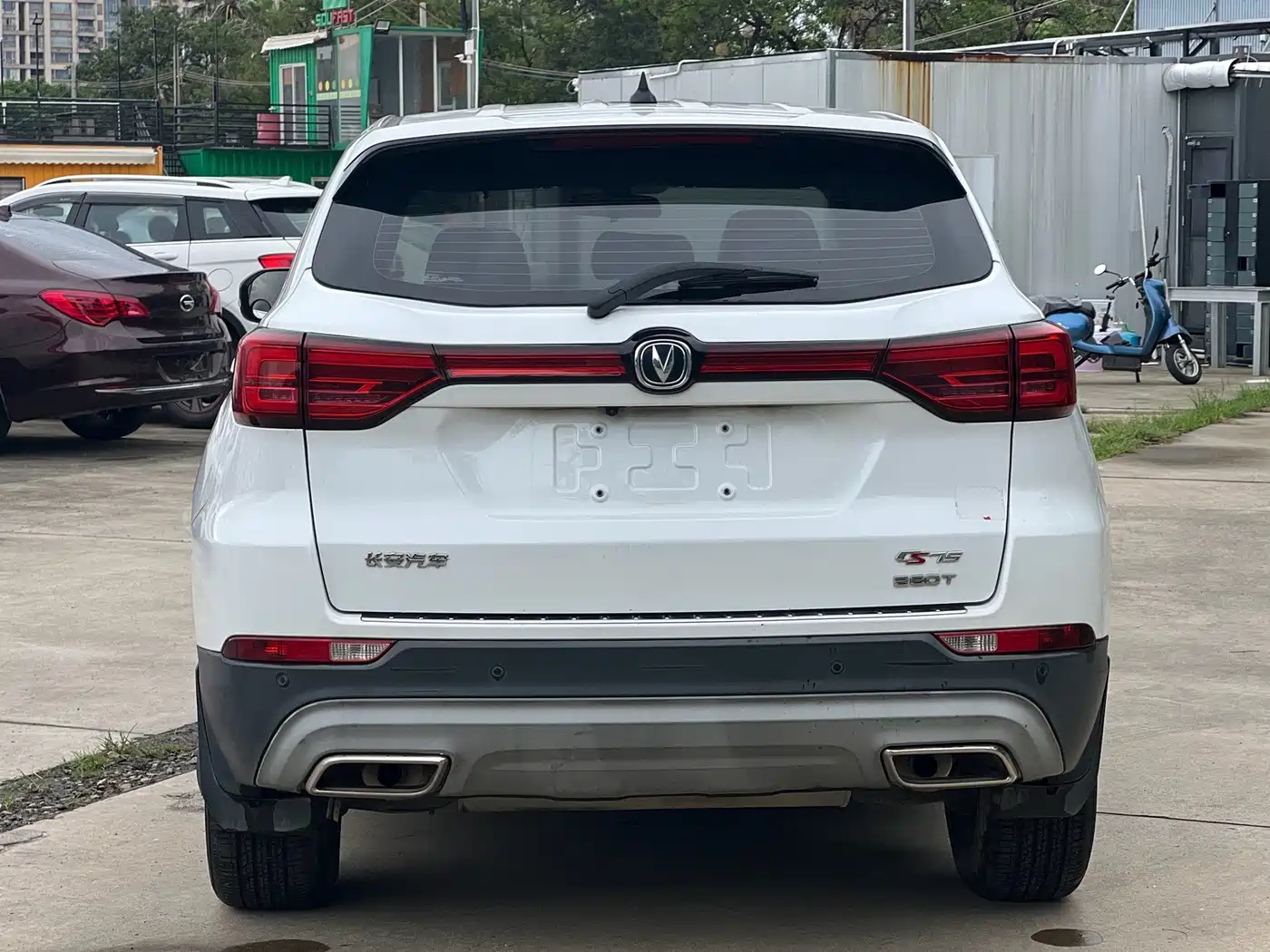 Фото 9 - Changan CS75
