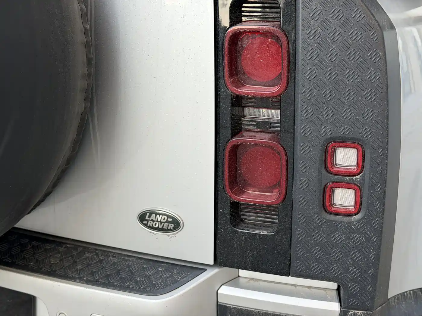 Land Rover Defender 2020 2020 110 P400 Dark Special Edition