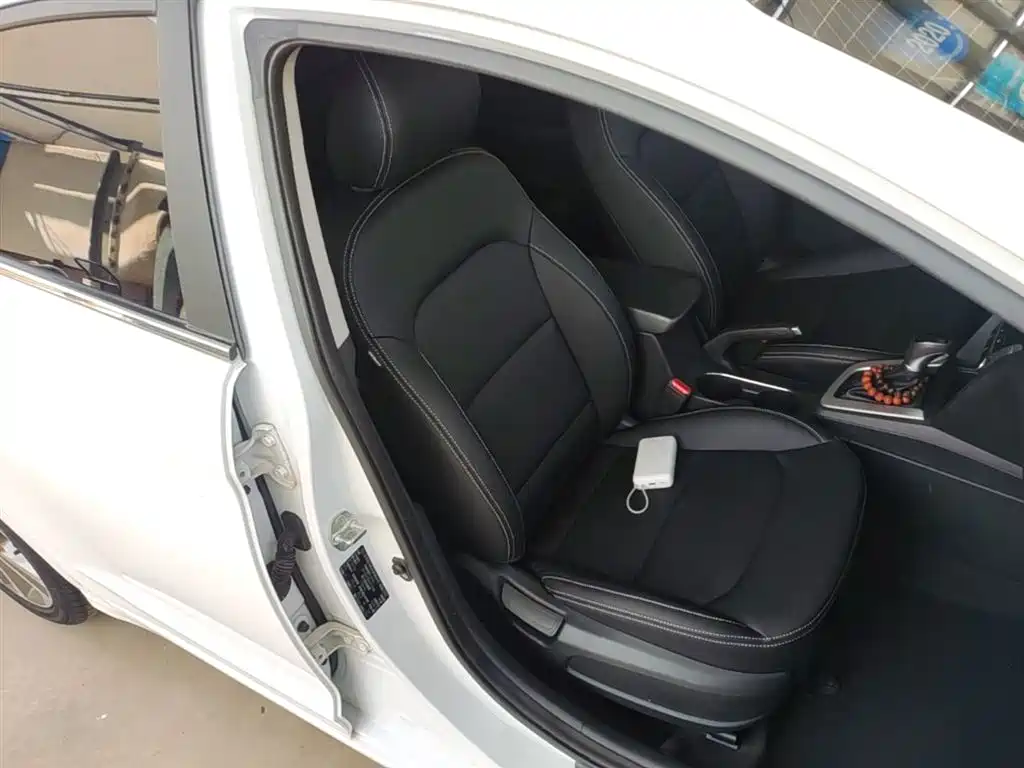 Hyundai Elantra 2016 Model 1.6L Automatic Smart Elite фото 25