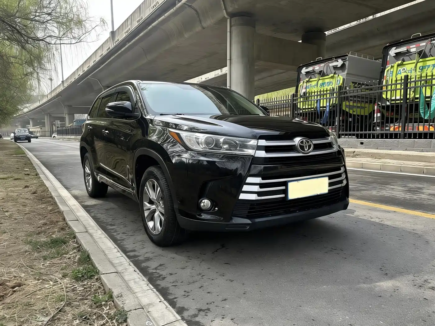 TOYOTA HIGHLANDER