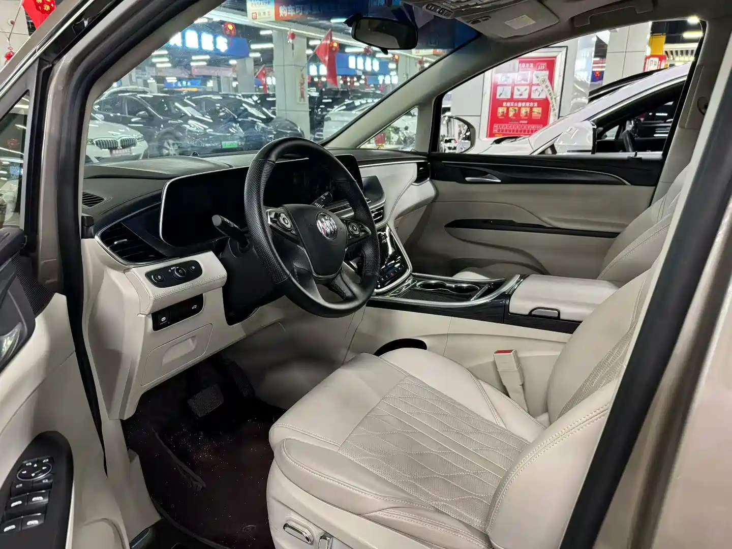 Фото 4 - Buick GL8