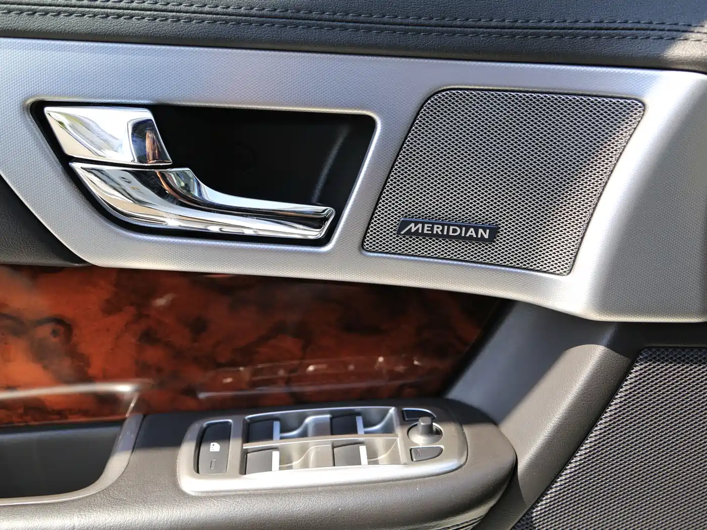 Jaguar XF 2016 2015 XF 2.0T Sportbrake Luxury Edition