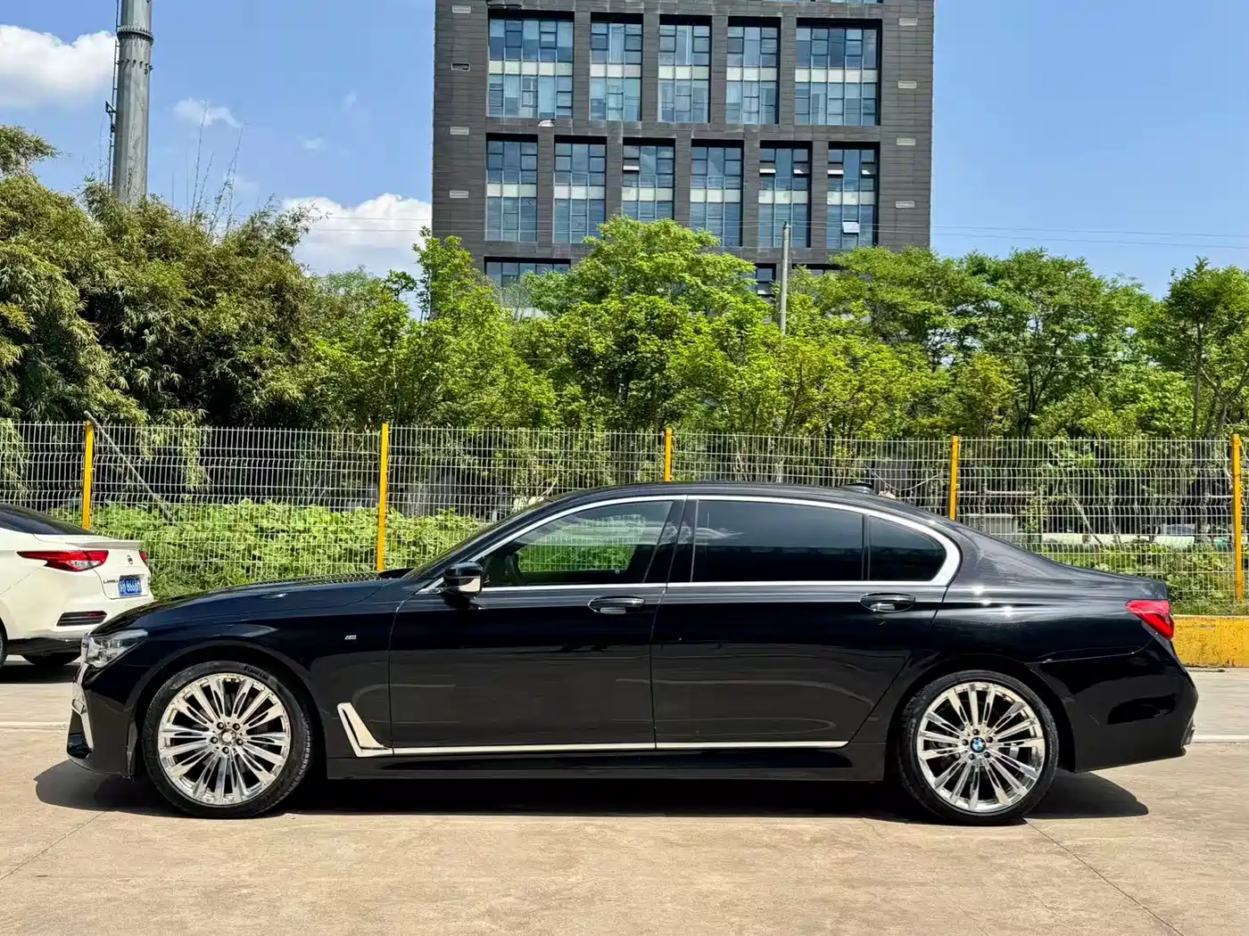 BMW 7 Series 2018 740Li Leading Type M Sport Package фото 5