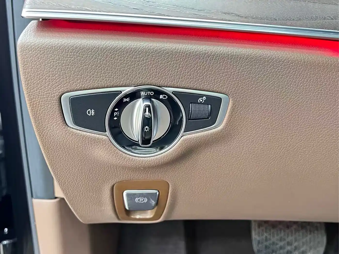 Mercedes-Benz E-Class 2022 E 300 L Fashion фото 31