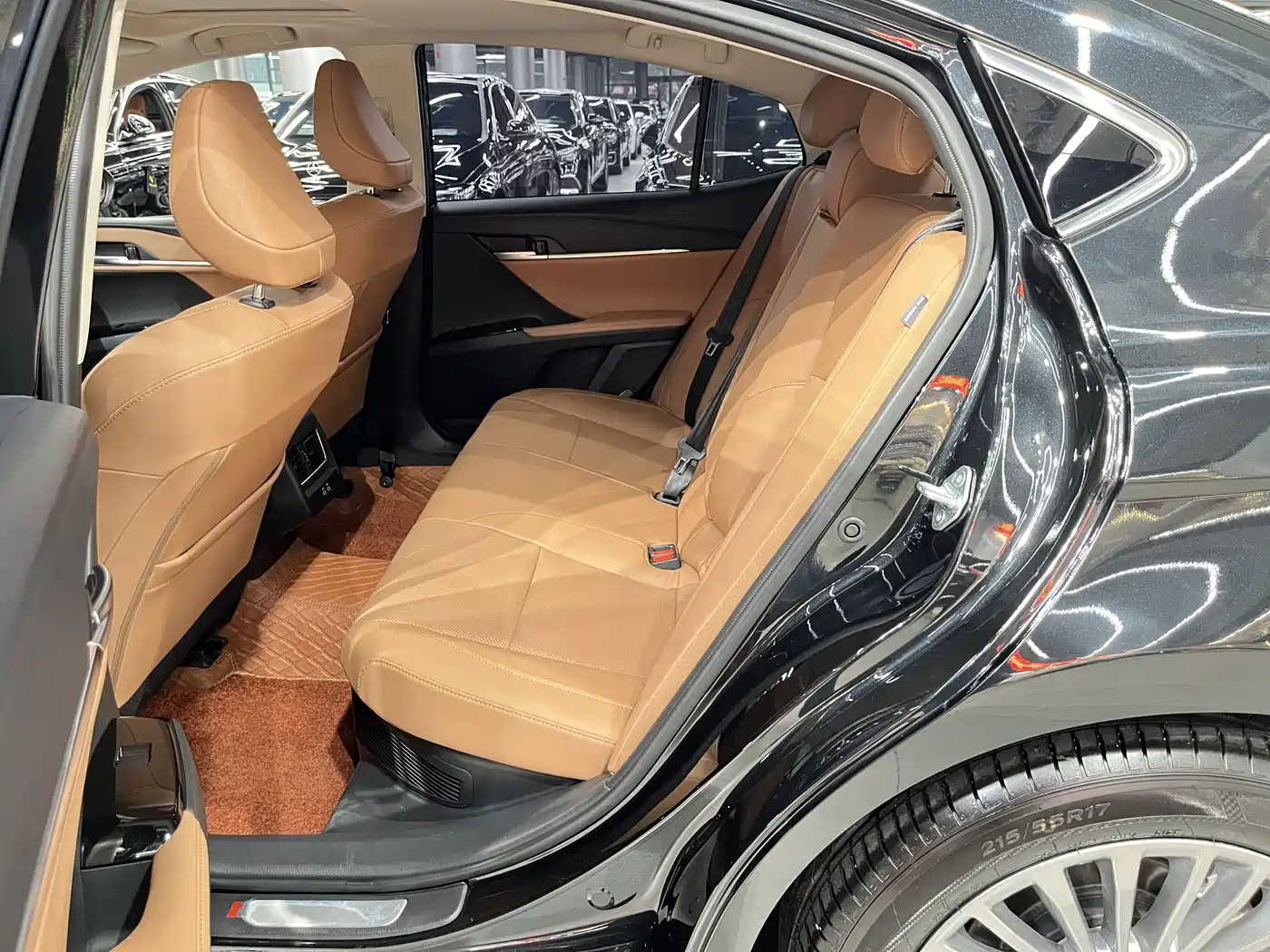 Toyota Camry 2024 Hybrid 2.0HGVP Luxury Edition фото 6