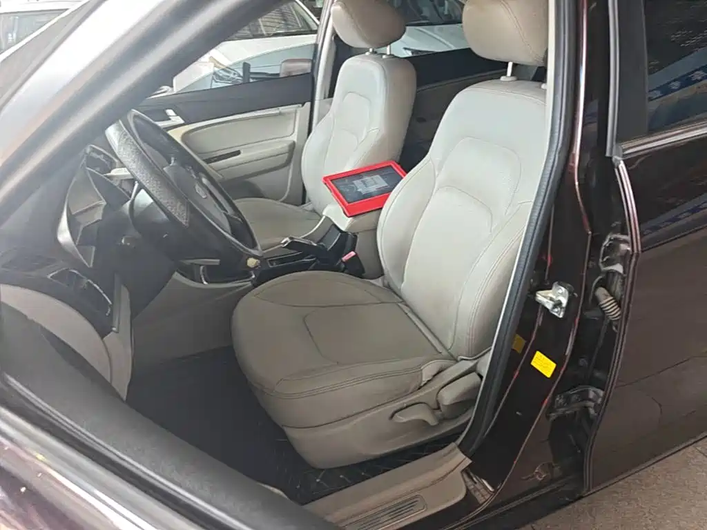 Geely Emgrand 2015 2015 Sedan 1.5L Manual Upward Edition
