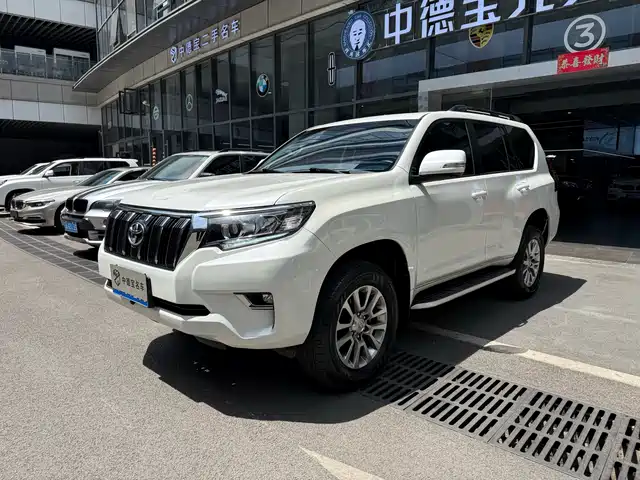TOYOTA PRADO