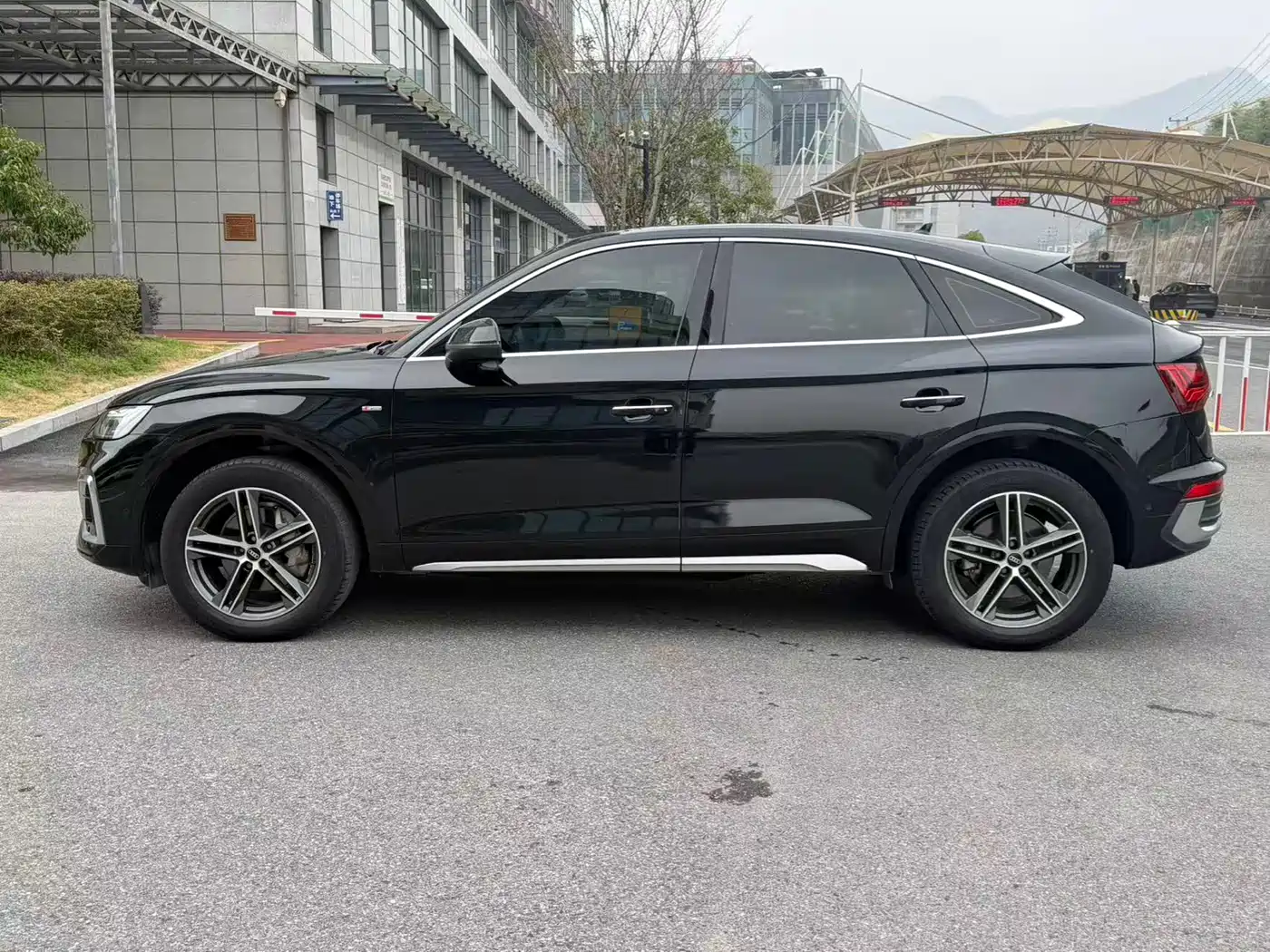 Audi Q5L Sportback 2022 40 TFSI Fashion Style фото 16