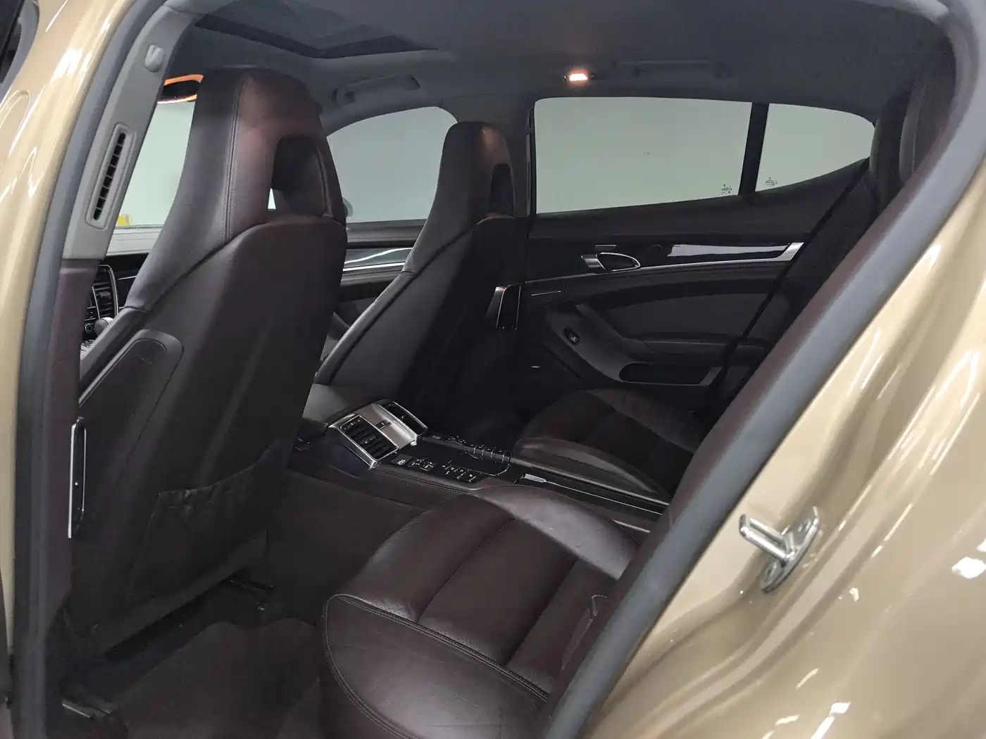 Porsche Panamera 2010 Panamera 4 3.6L фото 6