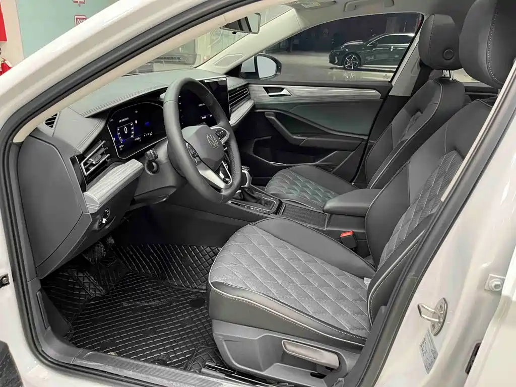 Photo 11 - Volkswagen Sagitar