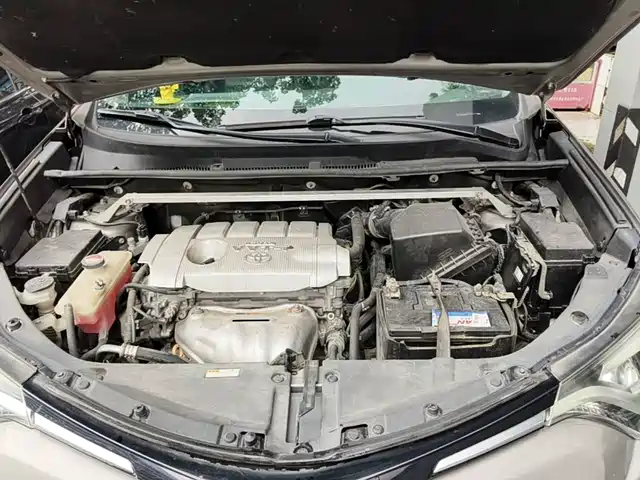 Toyota RAV4 Rongfang 2016 2.5L Automatic 4WD Elite — фото 3