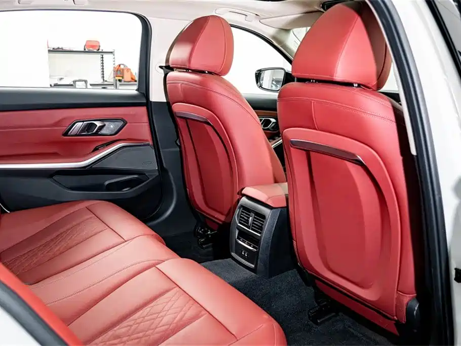 BMW 3 Series 2025 330Li M Sport Night Edition фото 22