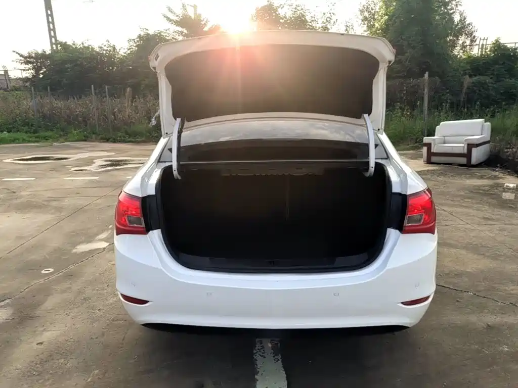 Фото 19 - Buick Excelle