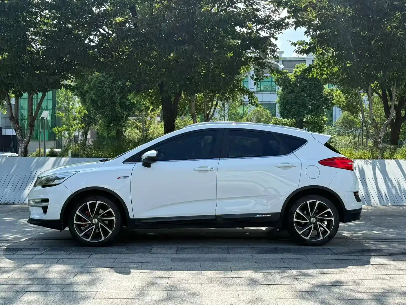 Фото 3 - Geely Emgrand GS