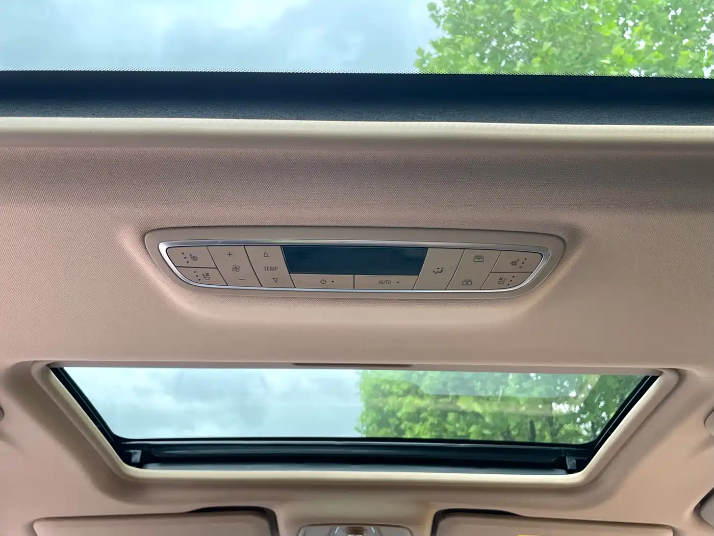 Buick GL8 2020 Model ES Landglory 653T Luxury фото 18