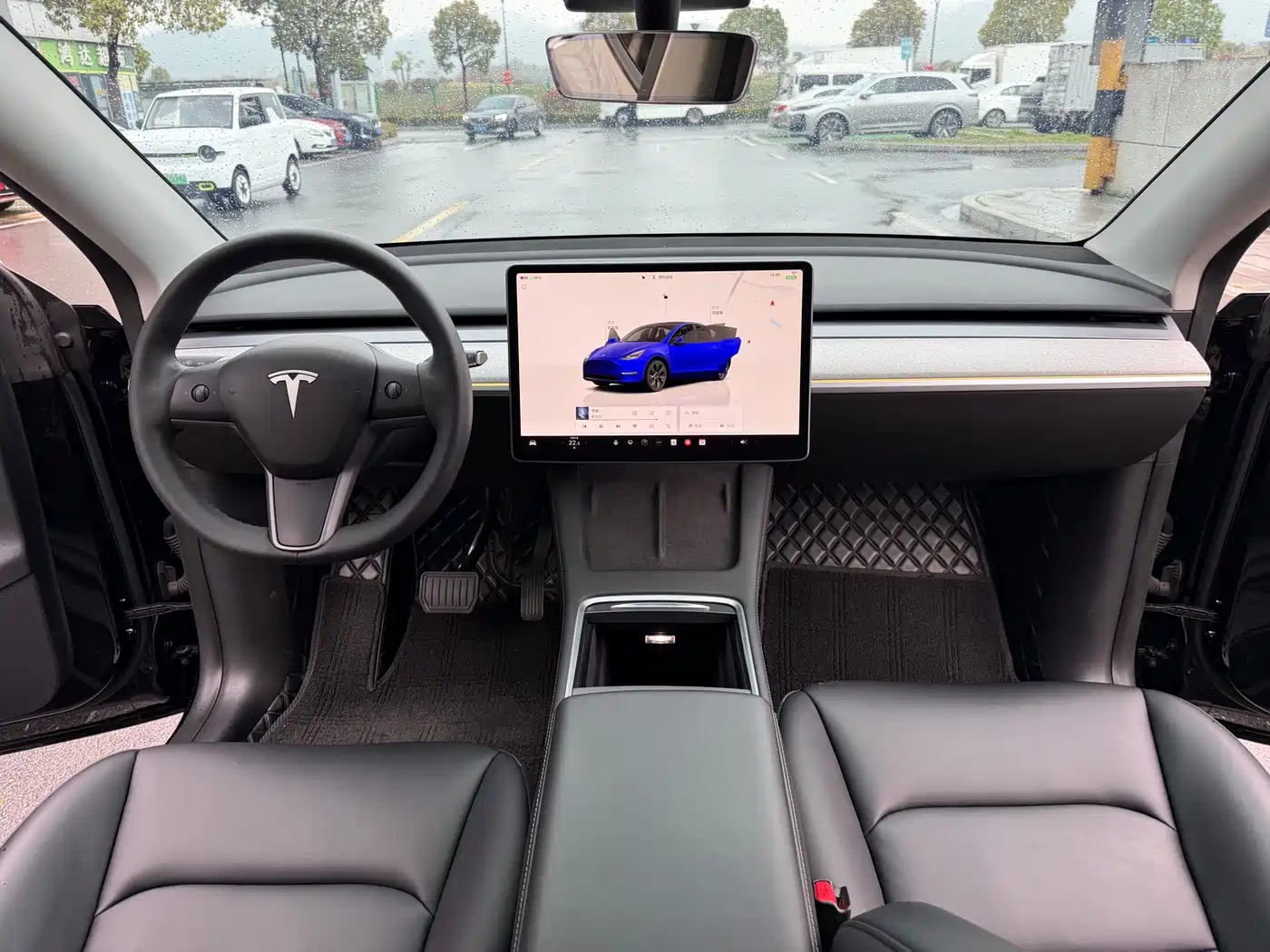 TESLA MODEL Y