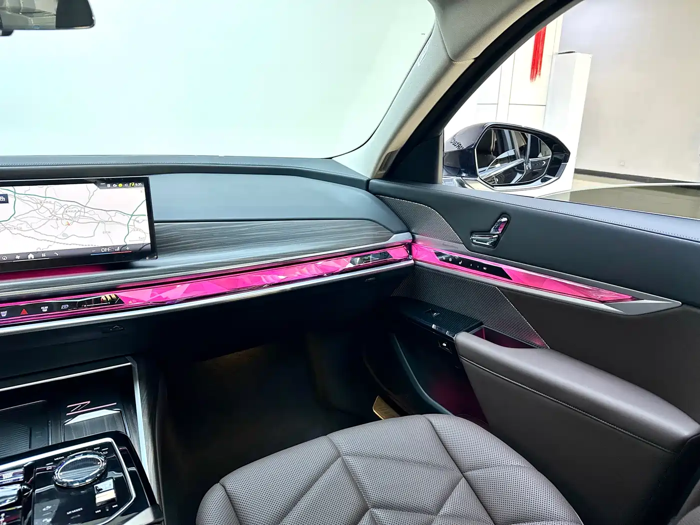 BMW 7 Series 2023 Model 735Li M Sport Package фото 19