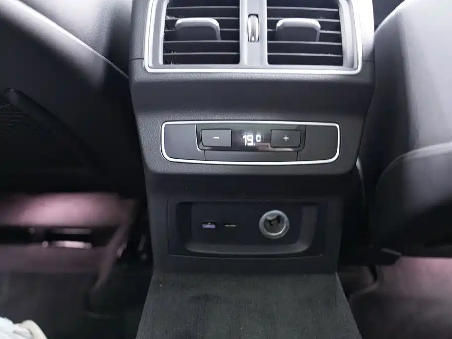 Фото 14 - Audi Q5L