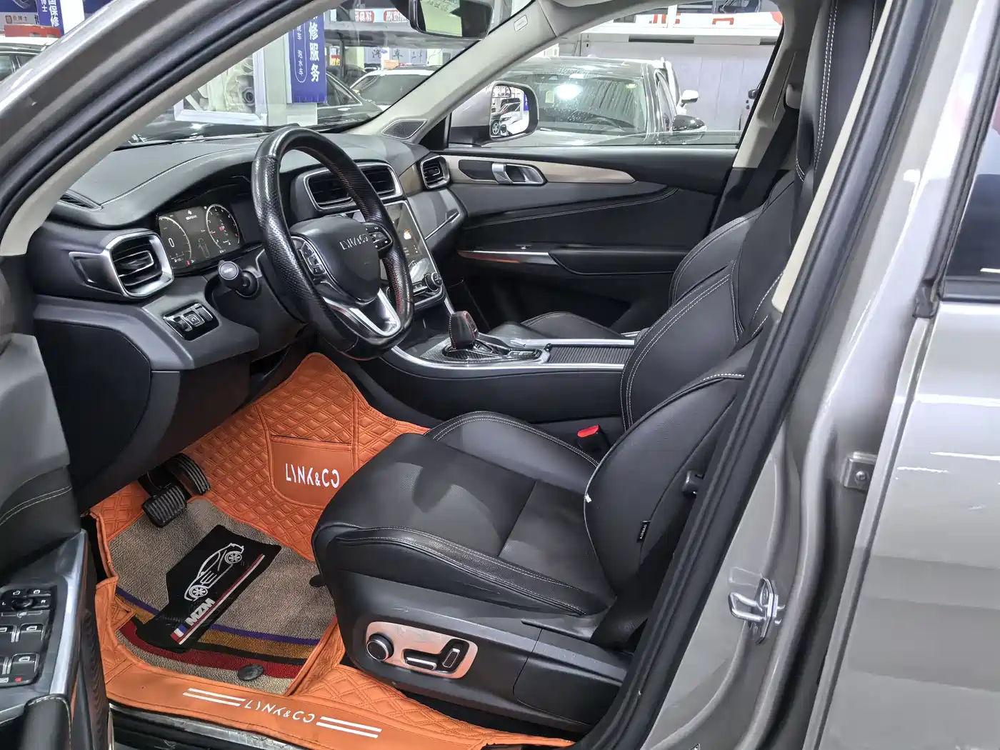 Lynk & Co 01 2019 2.0T 2WD Pro Edition China V фото 7