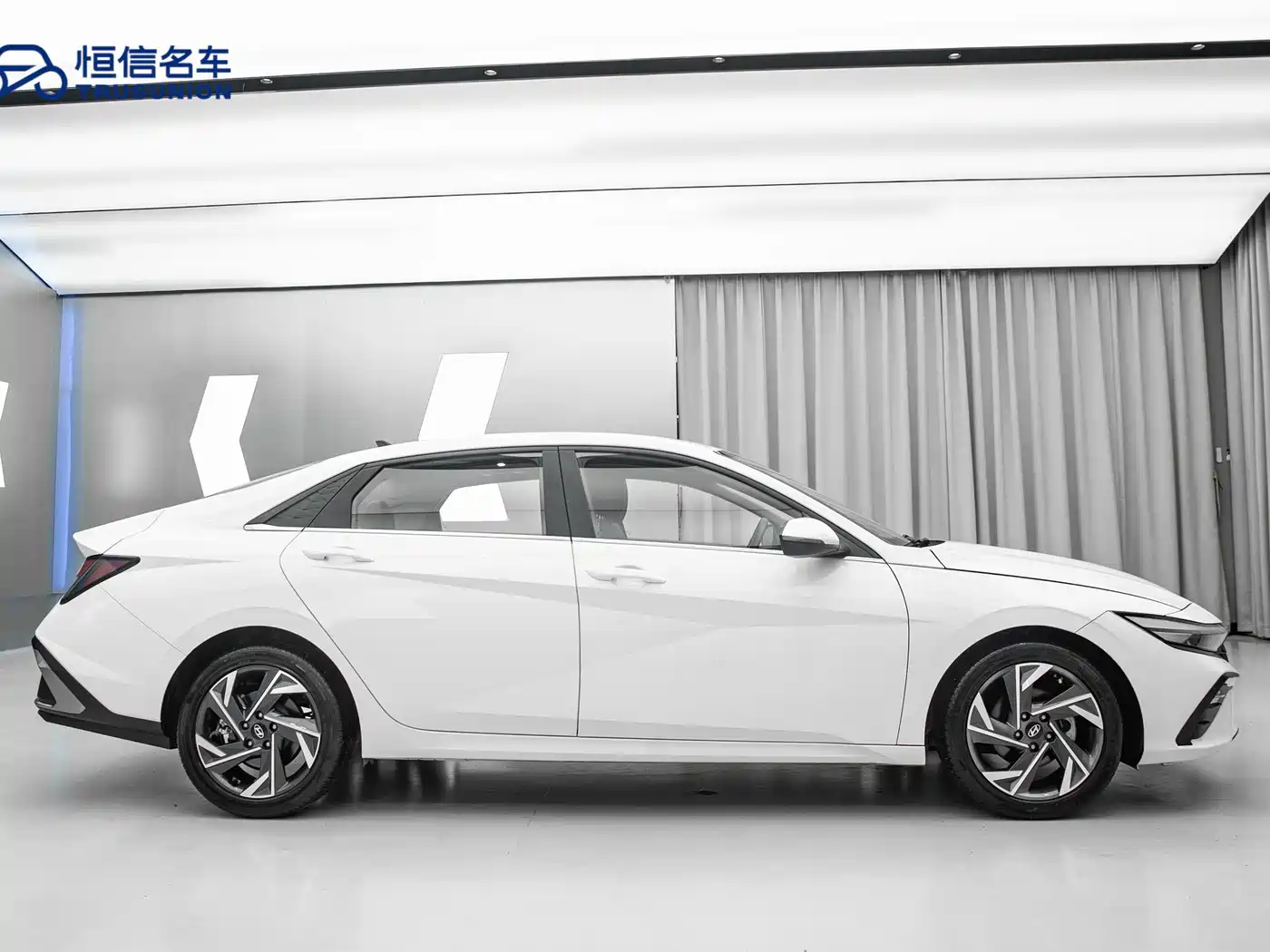 MODERN ELANTRA
