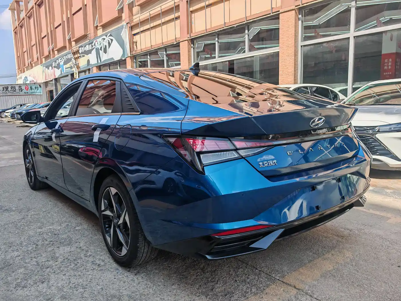 Hyundai Elantra 2022 1.5L CVT GLX Elite Edition фото 14