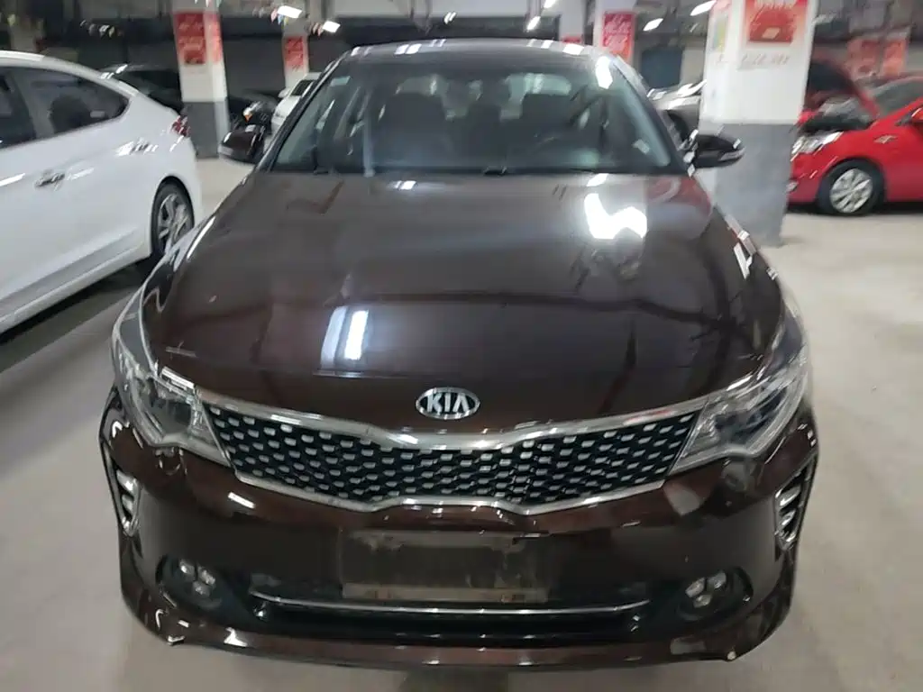 Photo 3 - Kia K5