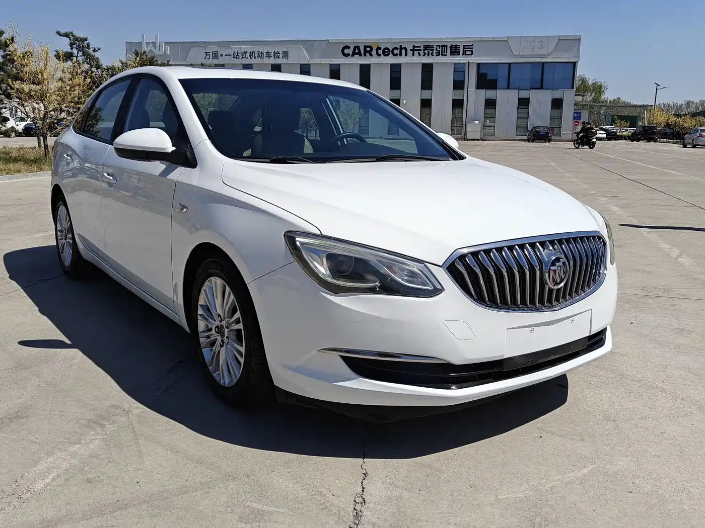 Buick Excelle 2015 15N Automatic Elite фото 2
