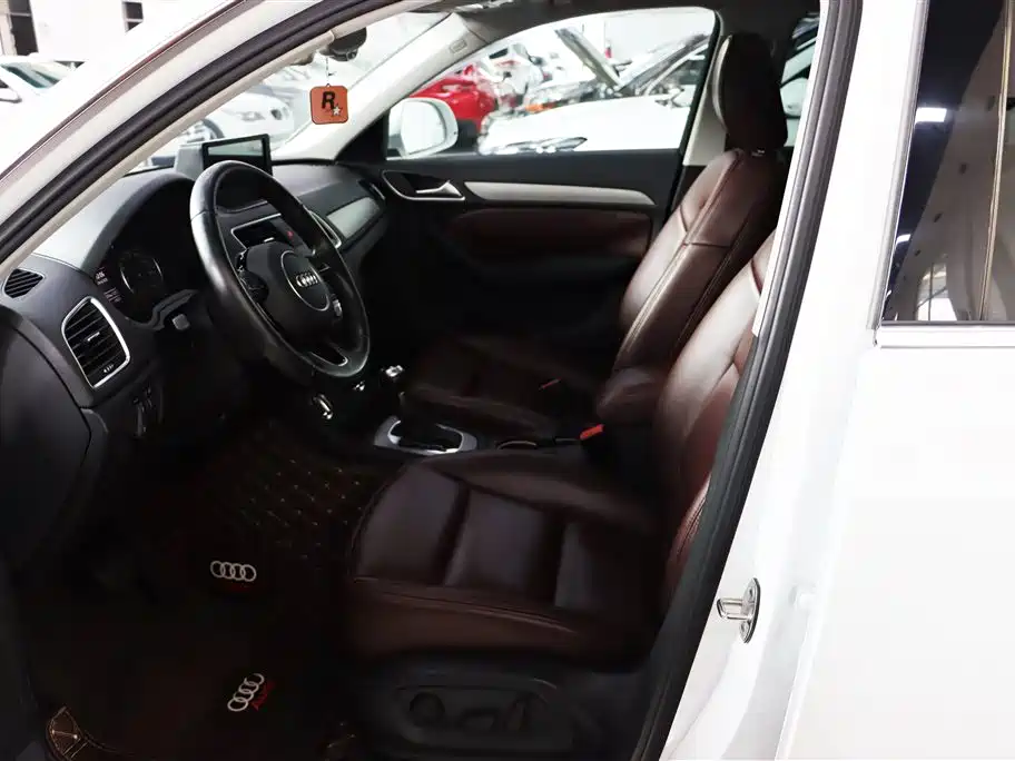 Audi Q3 2015 35 TFSI quattro Technology фото 4
