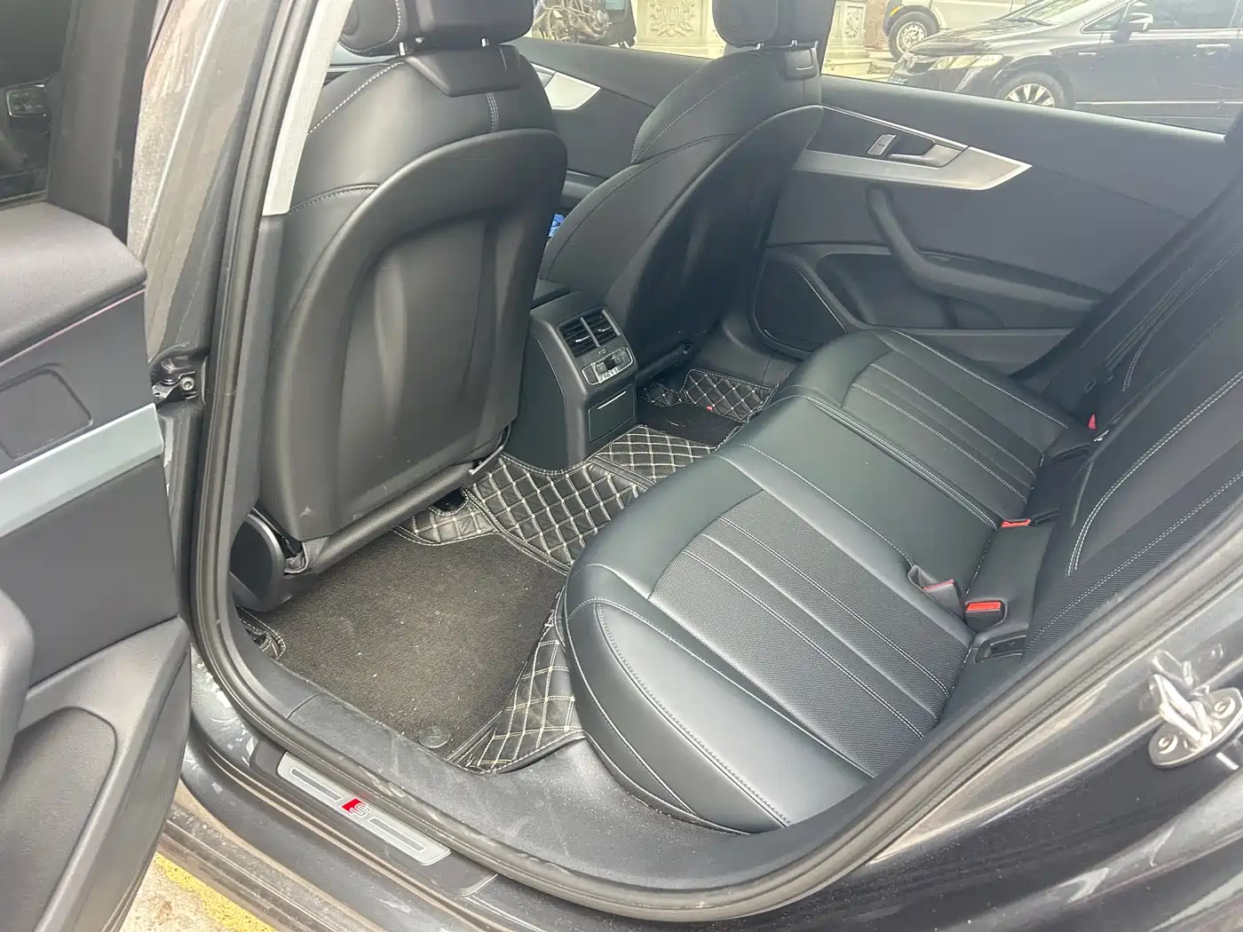 Audi A4L 2026 2025 2 Million Celebration Edition 40 TFSI Fashion Dynamic