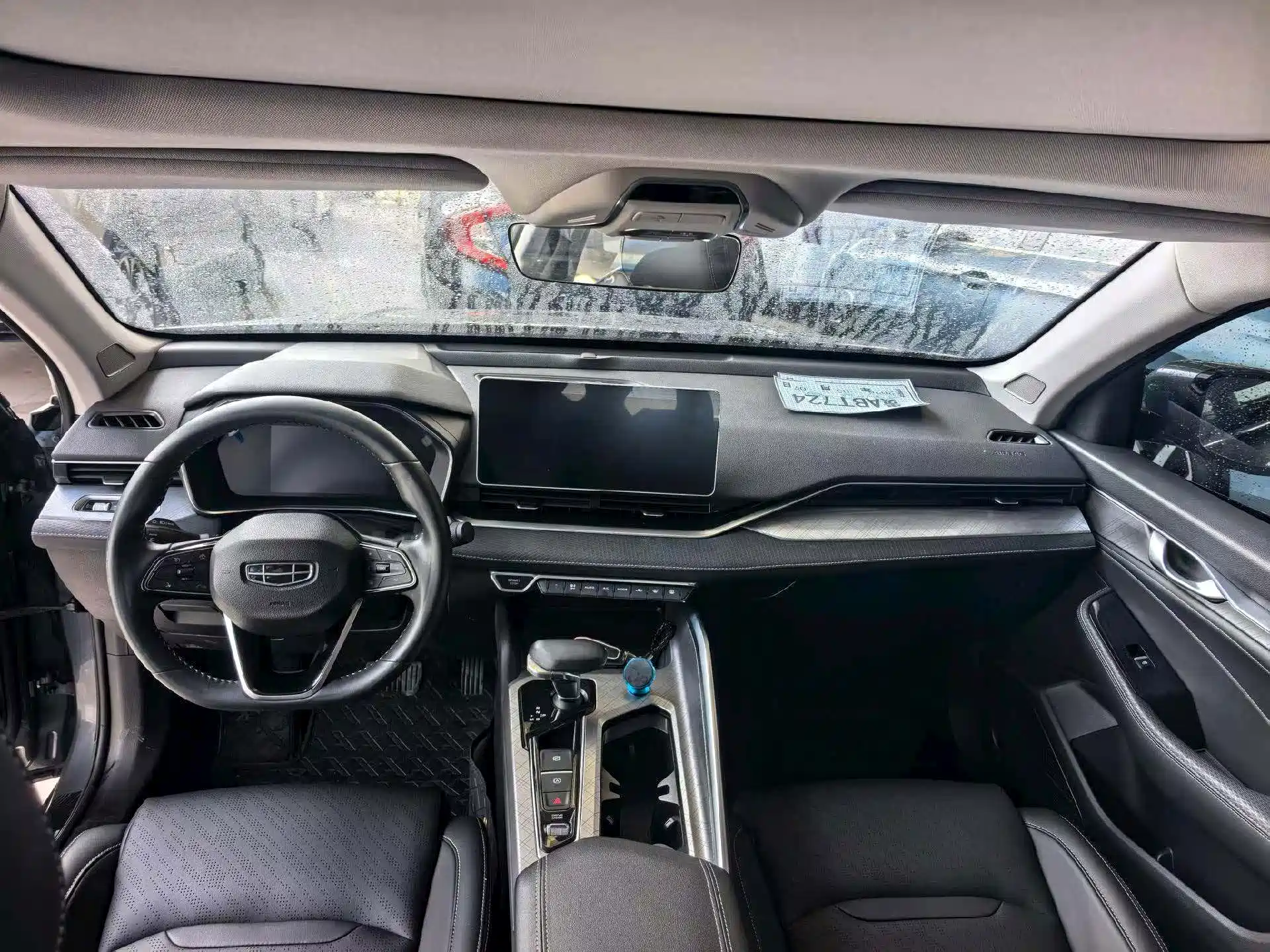 Фото 6 - Geely Preface
