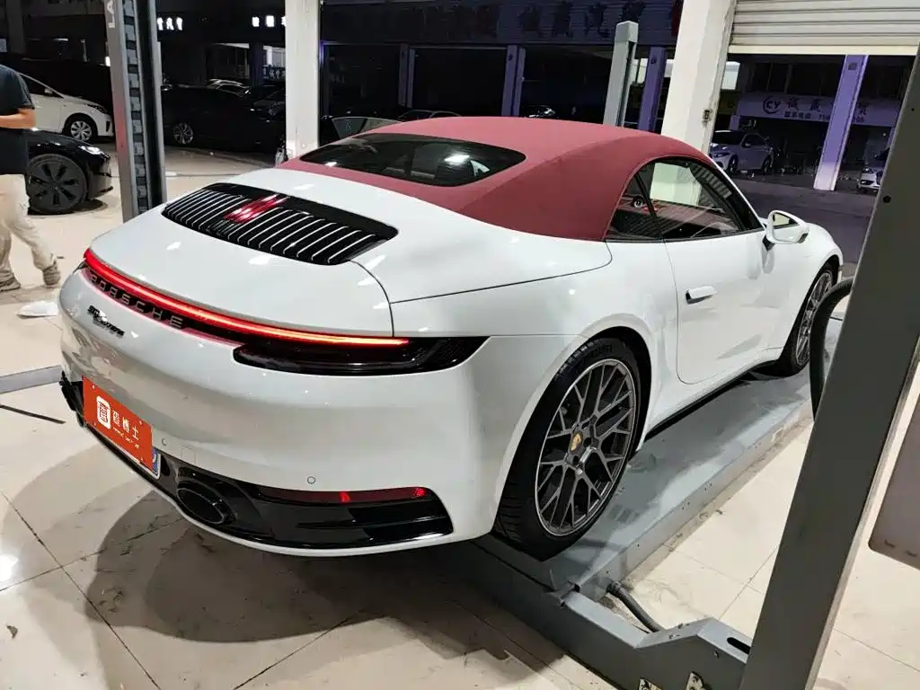 Фото 2 - Porsche 911