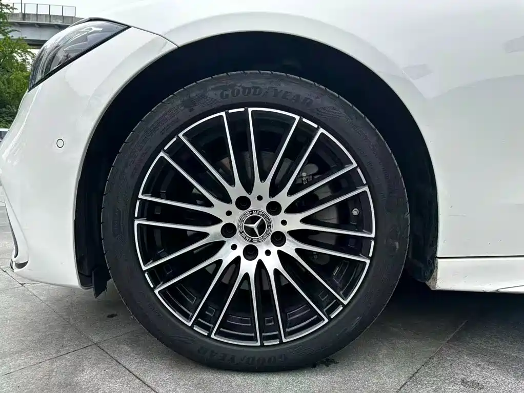 Фото 13 - Mercedes-Benz C-Class