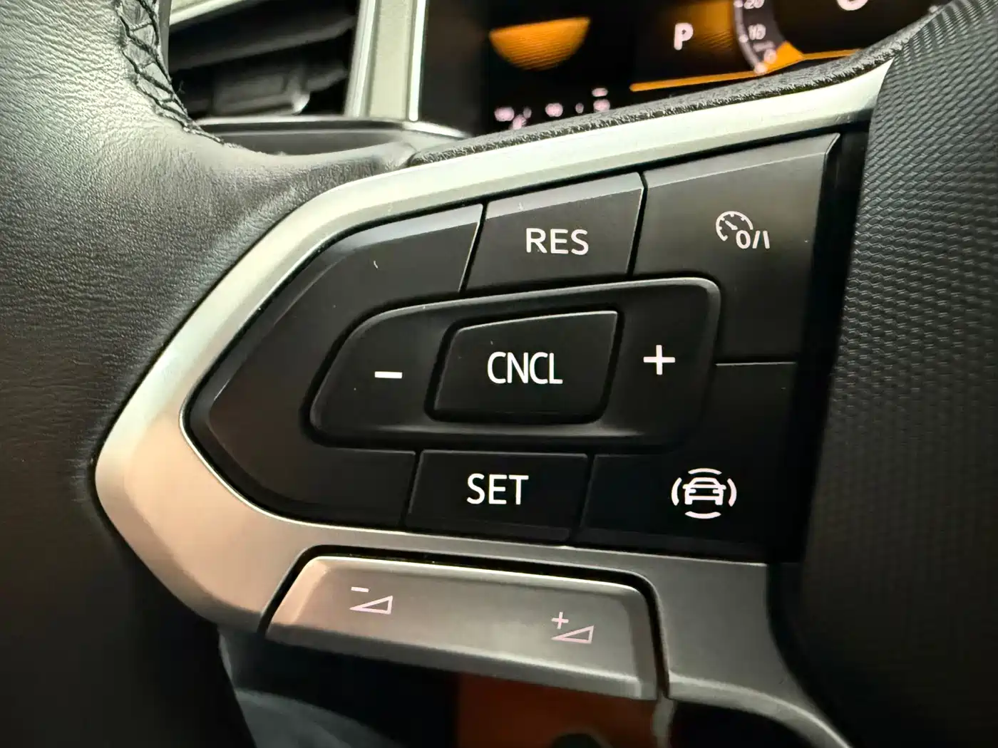 Volkswagen T-ROC 2023 280TSI DSG 2WD Time Edition фото 13
