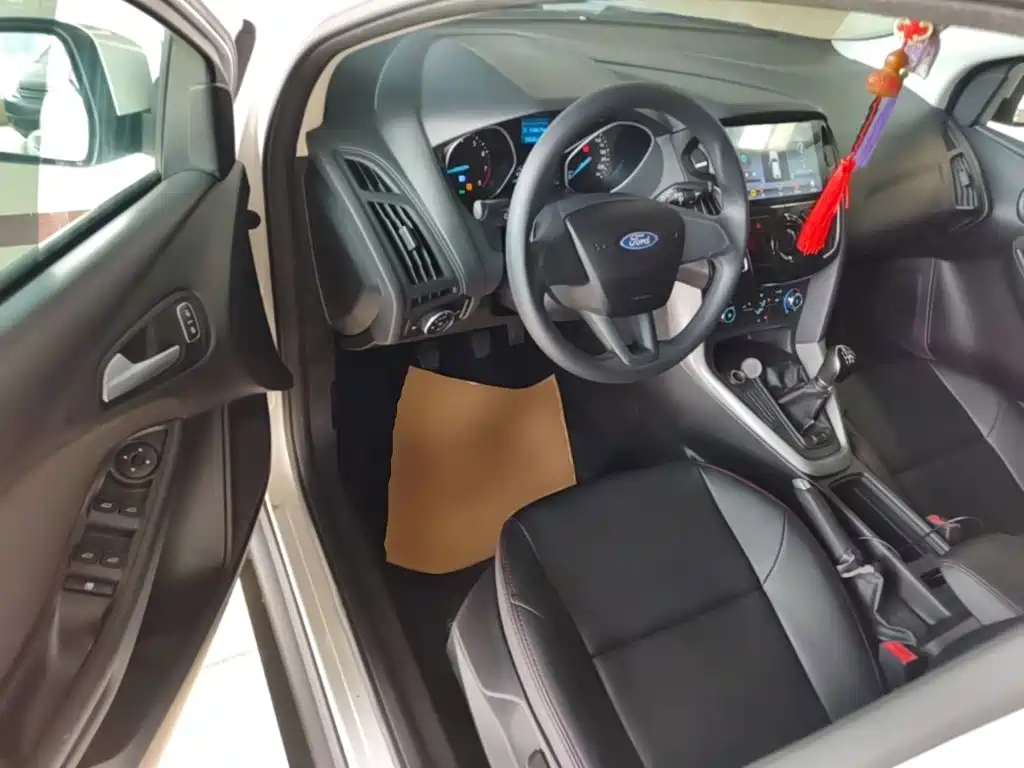Photo 16 - Ford Focus