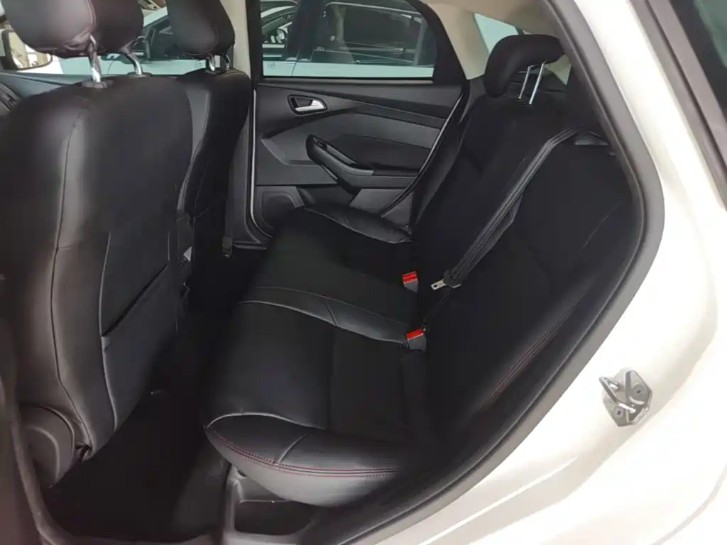 Photo 17 - Ford Focus