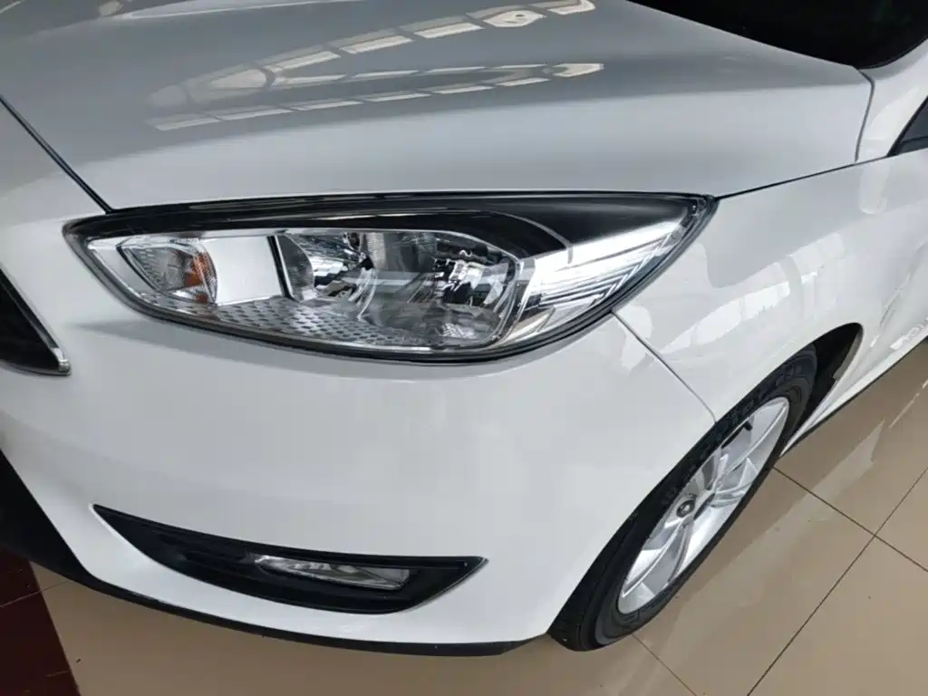 Photo 24 - Ford Focus