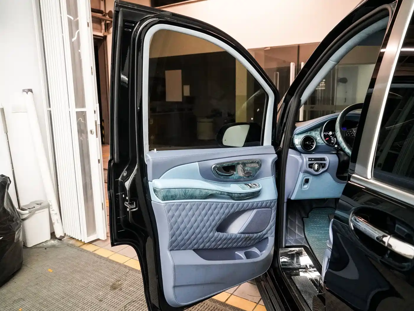 Mercedes-Benz V-Class 2022 V 260 L Long Wheelbase Prestige Edition фото 8