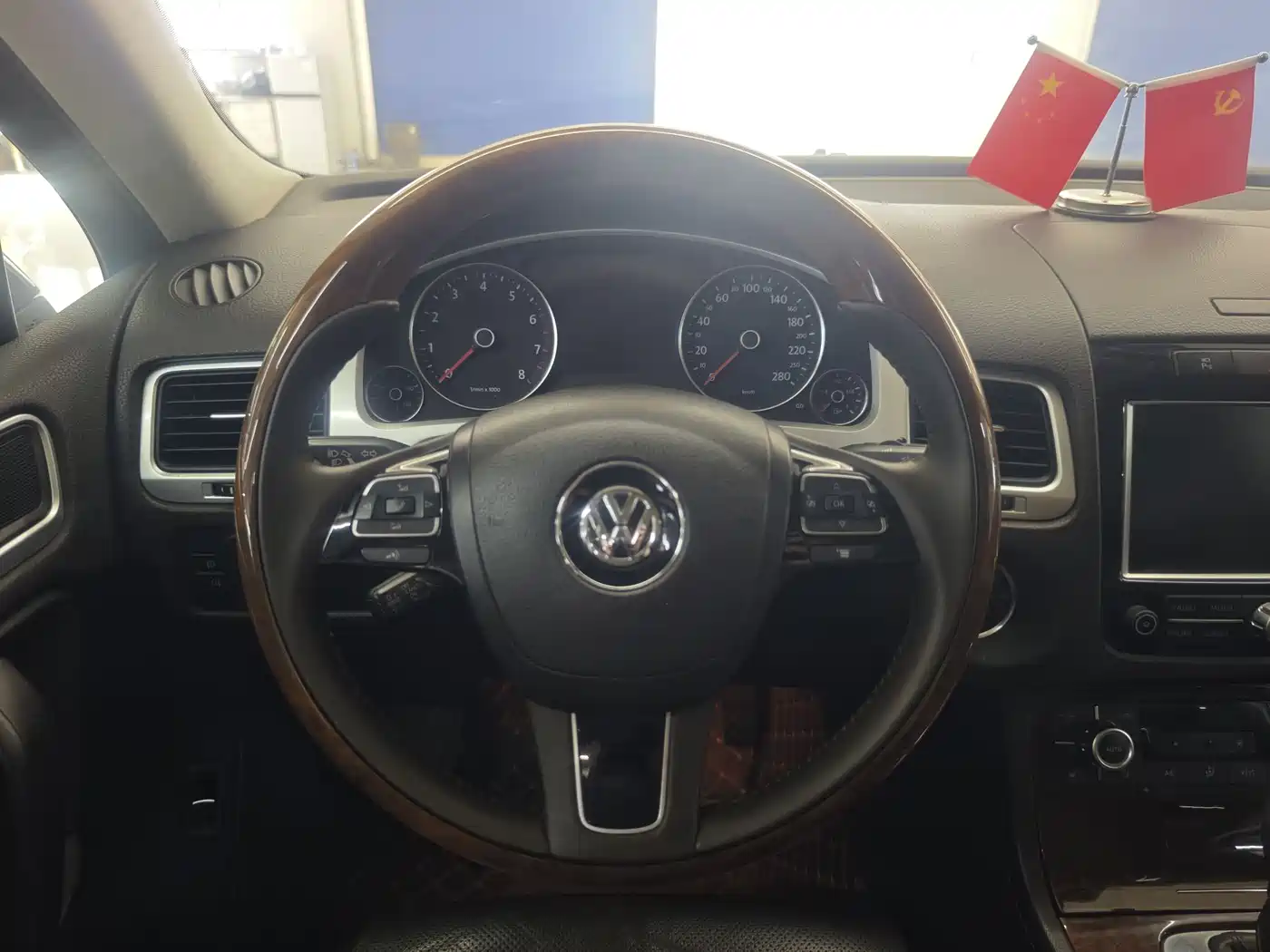 Volkswagen Touareg 2011 3.0TSI Premium фото 14