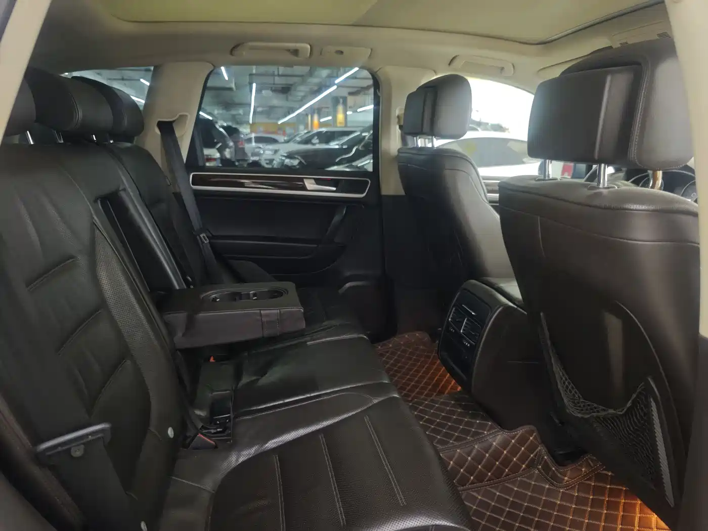 Volkswagen Touareg 2011 3.0TSI Premium фото 12