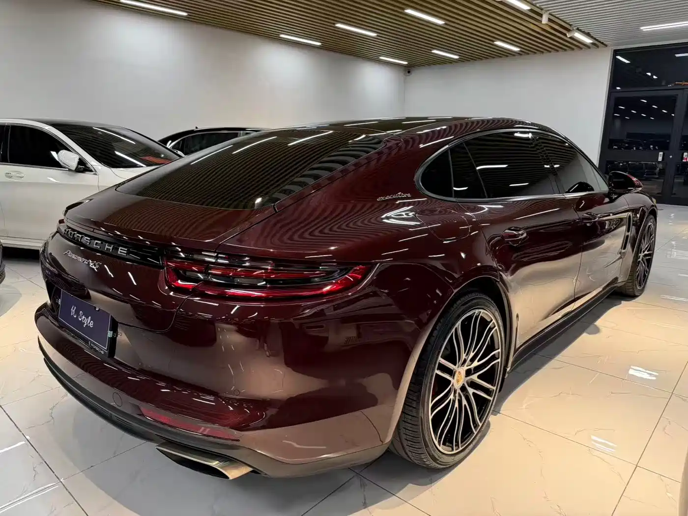 Porsche Panamera 2017 Panamera 4 Executive Long Wheelbase 3.0T фото 3