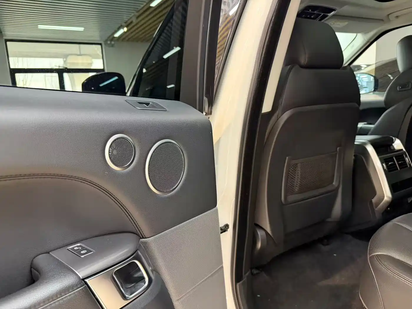 Land Rover Range Rover Sport 2016 Model 3.0 SC V6 HSE фото 13